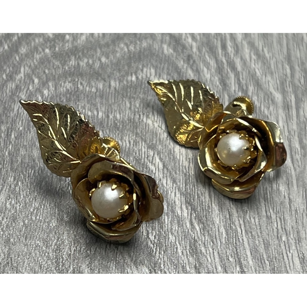 Vintage Coro Gold Tone Rose Flower Leaf Simulated Pearl Clip On Earrings